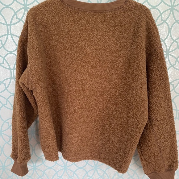 Fuzzy brown crewneck - Picture 4 of 4